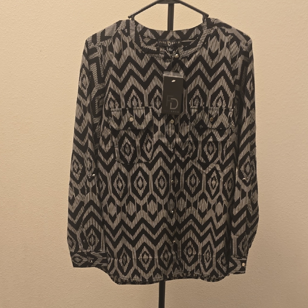 Fred David‎ Blouse Medium Black and Taupe Zigzag Button Down NWT